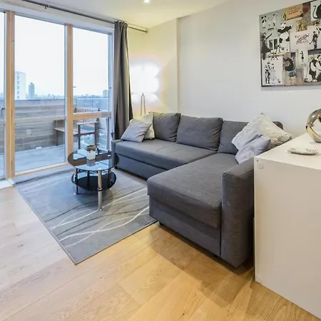 New Chic Luxury Flat View At Isle Of Dogs And The *