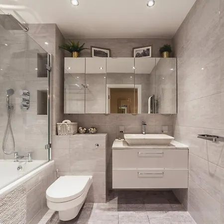 Cosy 2-bed Poplar Flat W/ Views