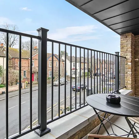 Appartamento Jd Cityscape Balcony East