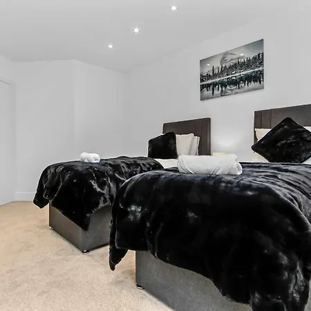 Jd Cityscape Balcony East * Croydon