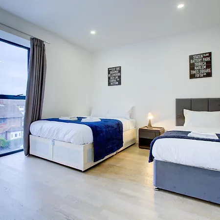 Canning Town 4-person Flat