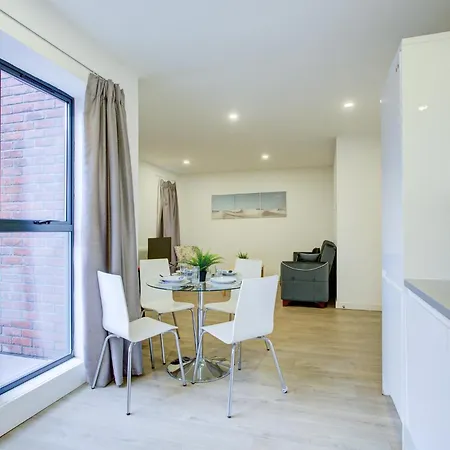 Canning Town 4-person Flat Appartement