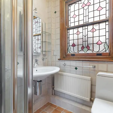 Apartment Elegant 3-bedroom In The Heart Of Piccadilly Circus No Lift- 4gl London