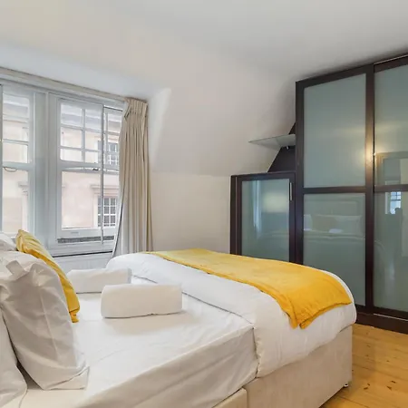Apartment Elegant 3-bedroom In The Heart Of Piccadilly Circus No Lift- 4gl London