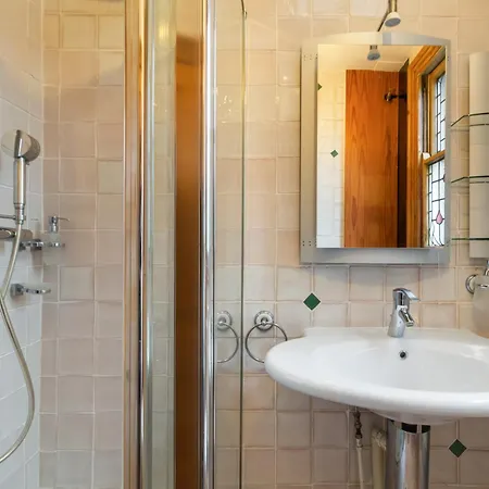 Elegant 3-bedroom In The Heart Of Piccadilly Circus No Lift- 4gl