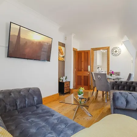 Apartment Elegant 3-bedroom In The Heart Of Piccadilly Circus No Lift- 4gl London