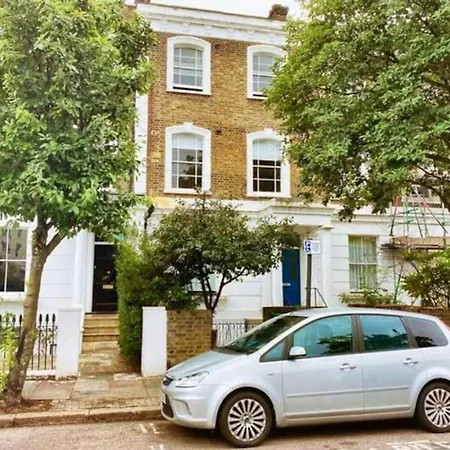 Appartement Newly Refurbished Flat In The Heart Of *