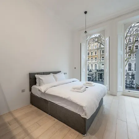 Beaufort Gardens Apartment London