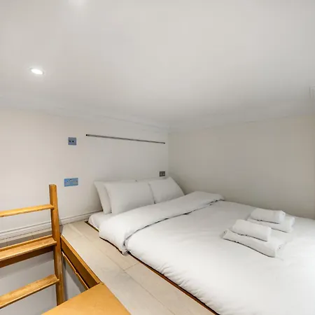 Beaufort Gardens Apartment London