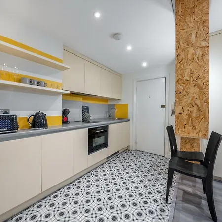 Beaufort Gardens Apartment *