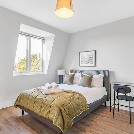2 Bed Spacious Brand New Flat * Londen