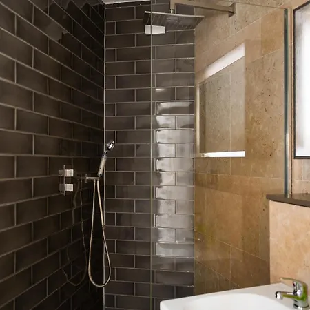 Stylish 2-bed In Camden Special Price Due To Maintenance Road Works Nearby Apartamento Londres