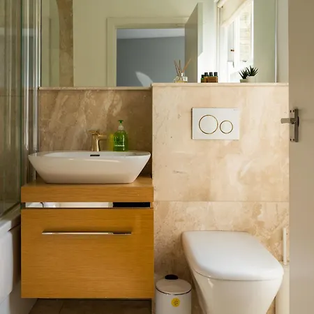 Stylish 2-bed In Camden Special Price Due To Maintenance Road Works Nearby Londres