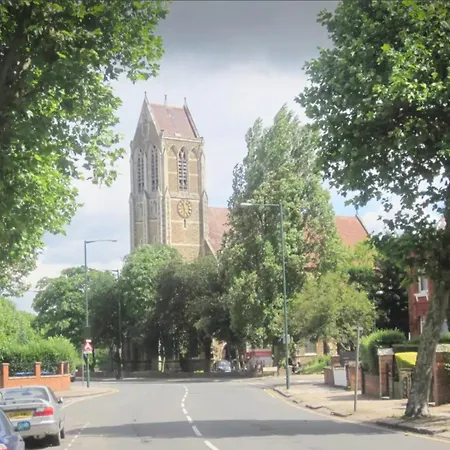 Superb In Willesden Green, 10mins To Apartment