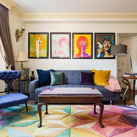 Mayfair 3-bed 5-guest Berkeley Square 1729 House