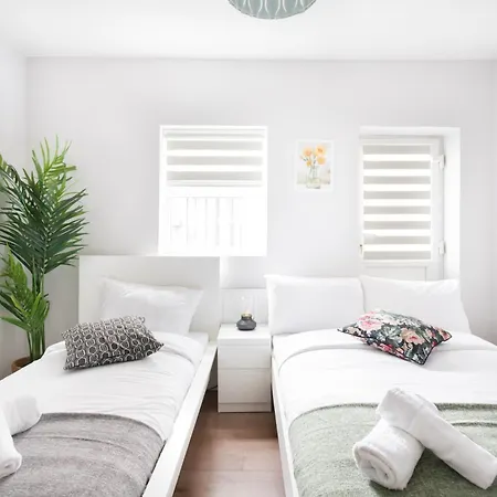 Lovely Flats In Dalston * Londen