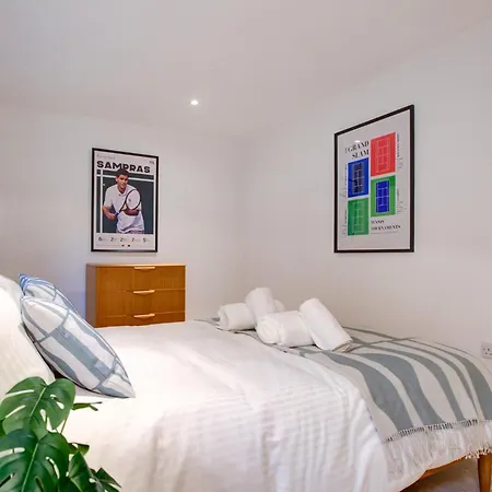 Neoteric Wimbledon Village