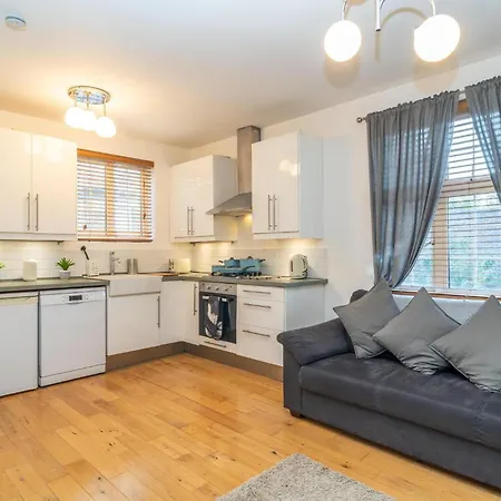 Location! 2 Bed/2bath - Pro Host