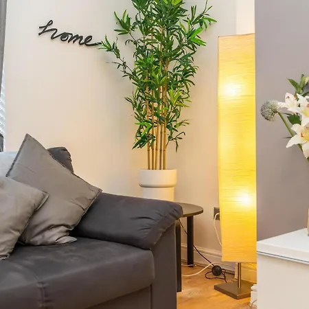 Location! 2 Bed/2bath - Pro Host *