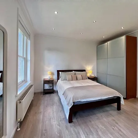 Exquisite 2beds, 2baths In Charming Camden Area - Belsize Park *