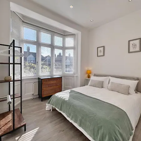 Exquisite 2beds, 2baths In Charming Camden Area - Belsize Park