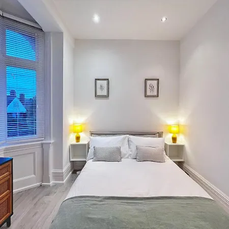 Exquisite 2beds, 2baths In Charming Camden Area - Belsize Park *