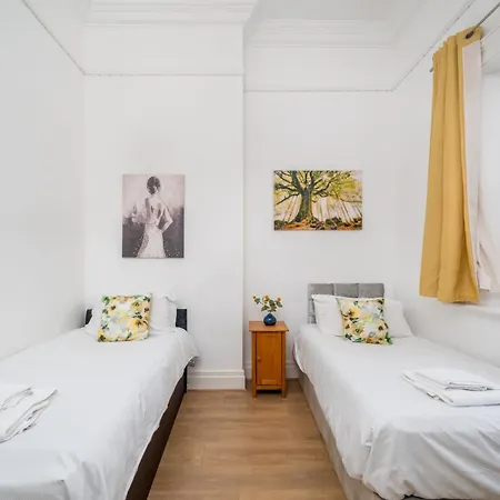 Comfort And Space In Canary Wharf With Easy Access To Excel, O2 Arena And Airport * London