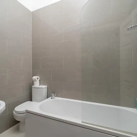 Apartment Comfort And Space In Canary Wharf With Easy Access To Excel, O2 Arena And Airport London