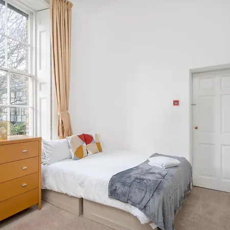 Comfort And Space In Canary Wharf With Easy Access To Excel, O2 Arena And Airport