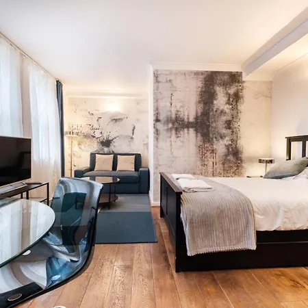 Oxford Street By Advan Apartment *