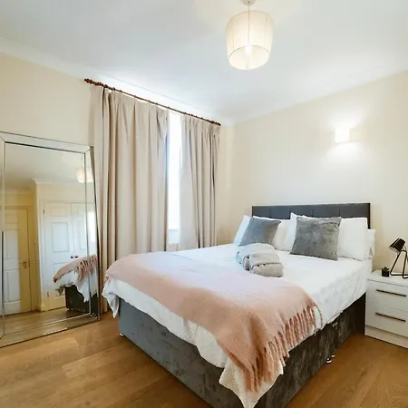 Apartment Fantastic 2bdr Free Car Parking London