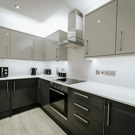 Apartment Fantastic 2bdr Free Car Parking *