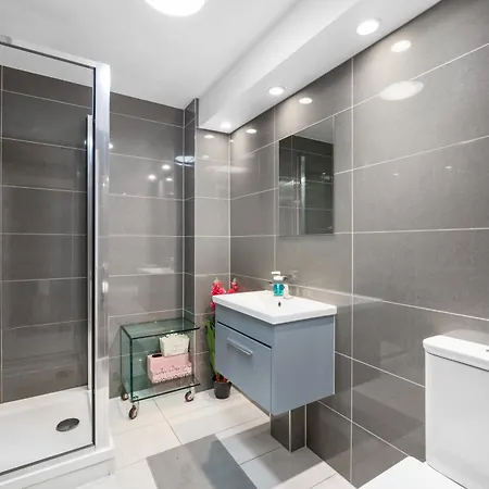 Apartment Comfort And Space In Canary Wharf With Easy Access To Excel, O2 Arena And Airport