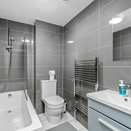 Comfort And Space In Canary Wharf With Easy Access To Excel, O2 Arena And Airport Apartment