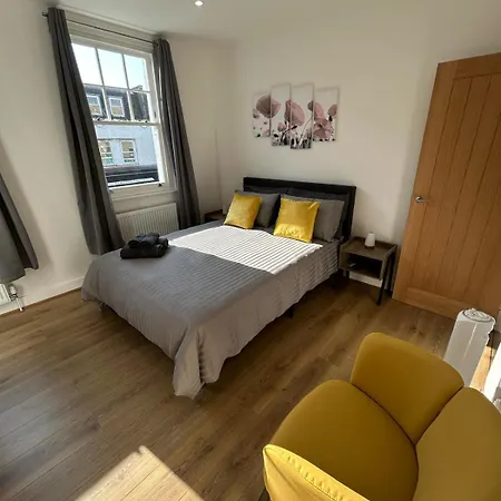 2 Bedroom Flat Pimlico Apartment