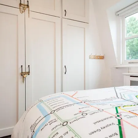 Charming Floor In Earls Court Apartman
