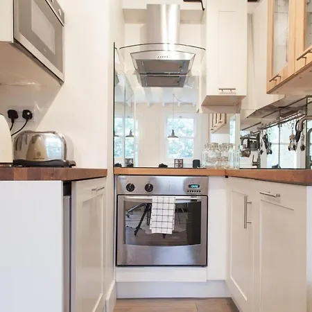 Charming Floor In Earls Court London