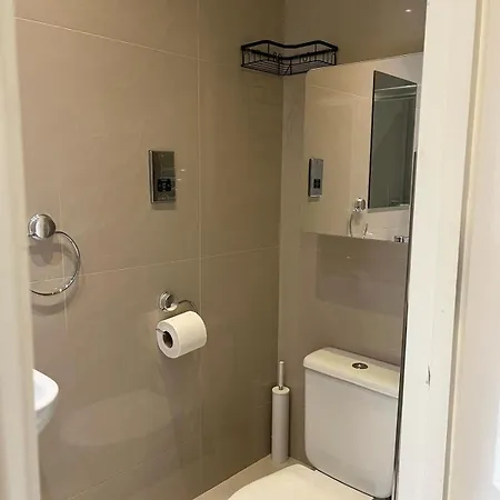 Stylish And Cosy 1-bed Flat 伦敦