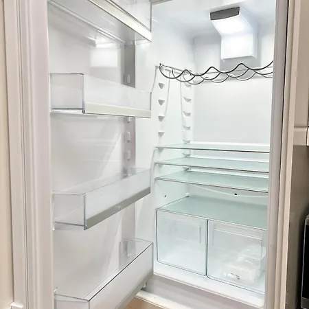 Luxury In Prime Location Steps From Woodgreen *