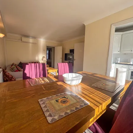 Timeless Luxury 2 Bedroom In Coveted Mayfair H9