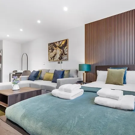 Modern - Golders - Near Station Apartment *