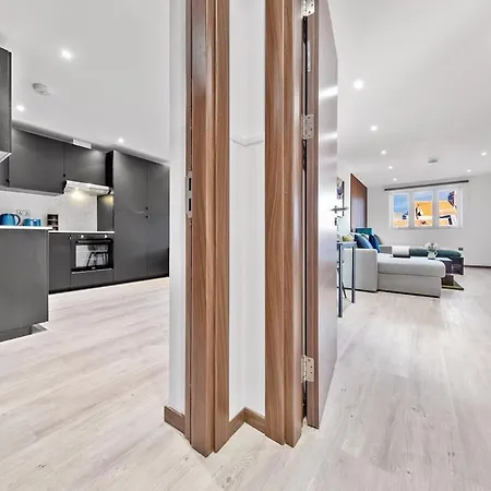 Modern - Golders - Near Station Apartment London