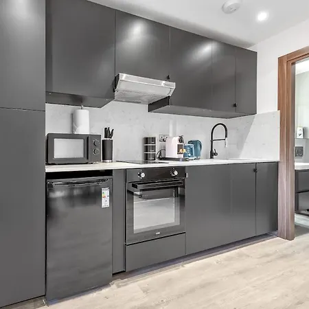 Apartment Modern - Golders - Near Station London