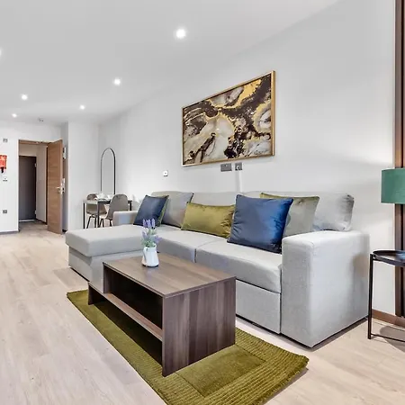 Modern - Golders - Near Station Apartment London