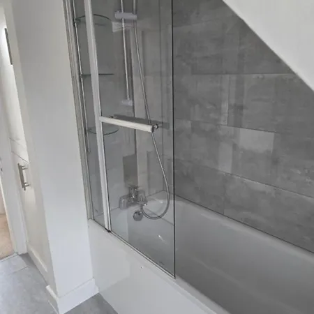 3-bed In The Heart Of Fitzrovia Apartment London