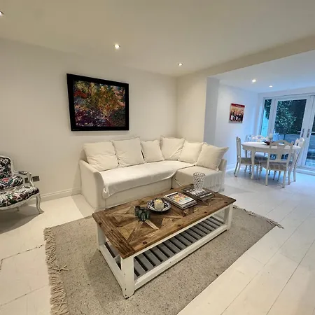 2 Min Walk To Portobello Road Apartman