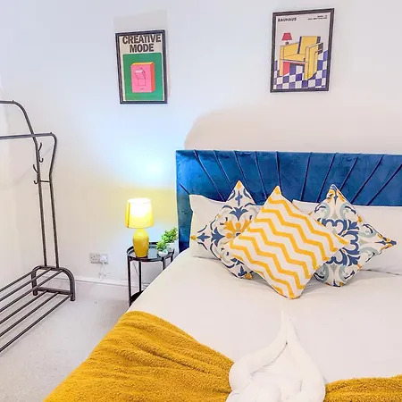 The Wanderer 3 Bedroom By Altoluxoexperience Short Lets & Serviced With Free Parking & Wifi London