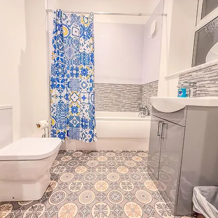 The Wanderer 3 Bedroom By Altoluxoexperience Short Lets & Serviced With Free Parking & Wifi Apartment London