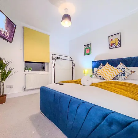 The Wanderer 3 Bedroom By Altoluxoexperience Short Lets & Serviced With Free Parking & Wifi