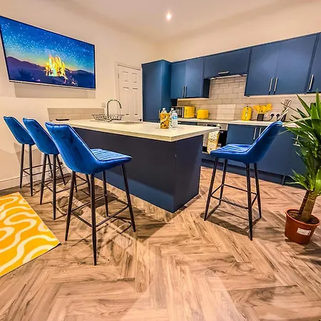 Apartment The Wanderer 3 Bedroom By Altoluxoexperience Short Lets & Serviced With Free Parking & Wifi